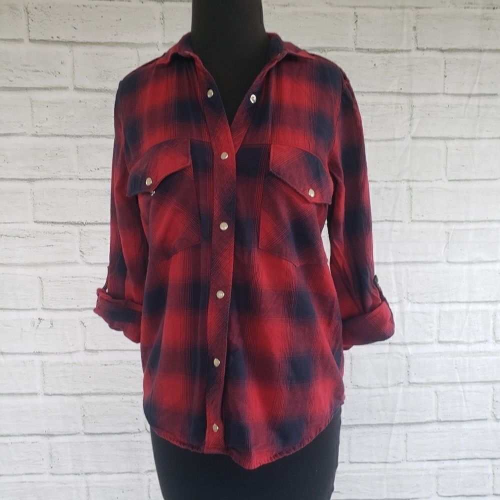Zara basic red and navy pearl button up shirt buffalo check plaid small